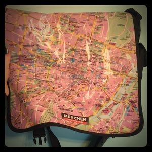 Gently used Munich laptop bag